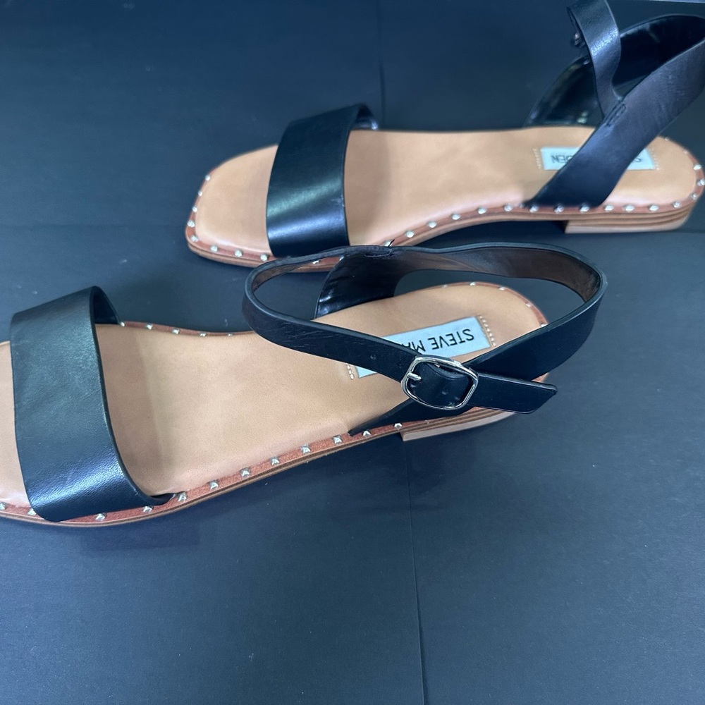 Steve Madden Women's Theories Flat Sandal - Picture 8 of 12